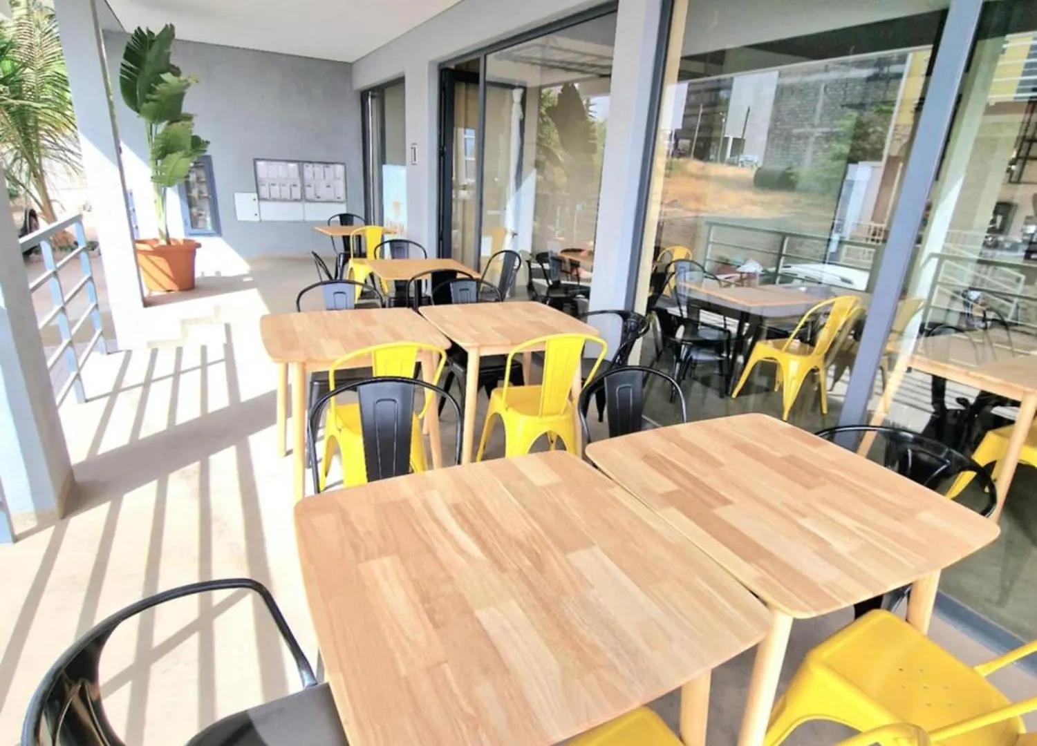 Zahma Apartments プライア 0*,