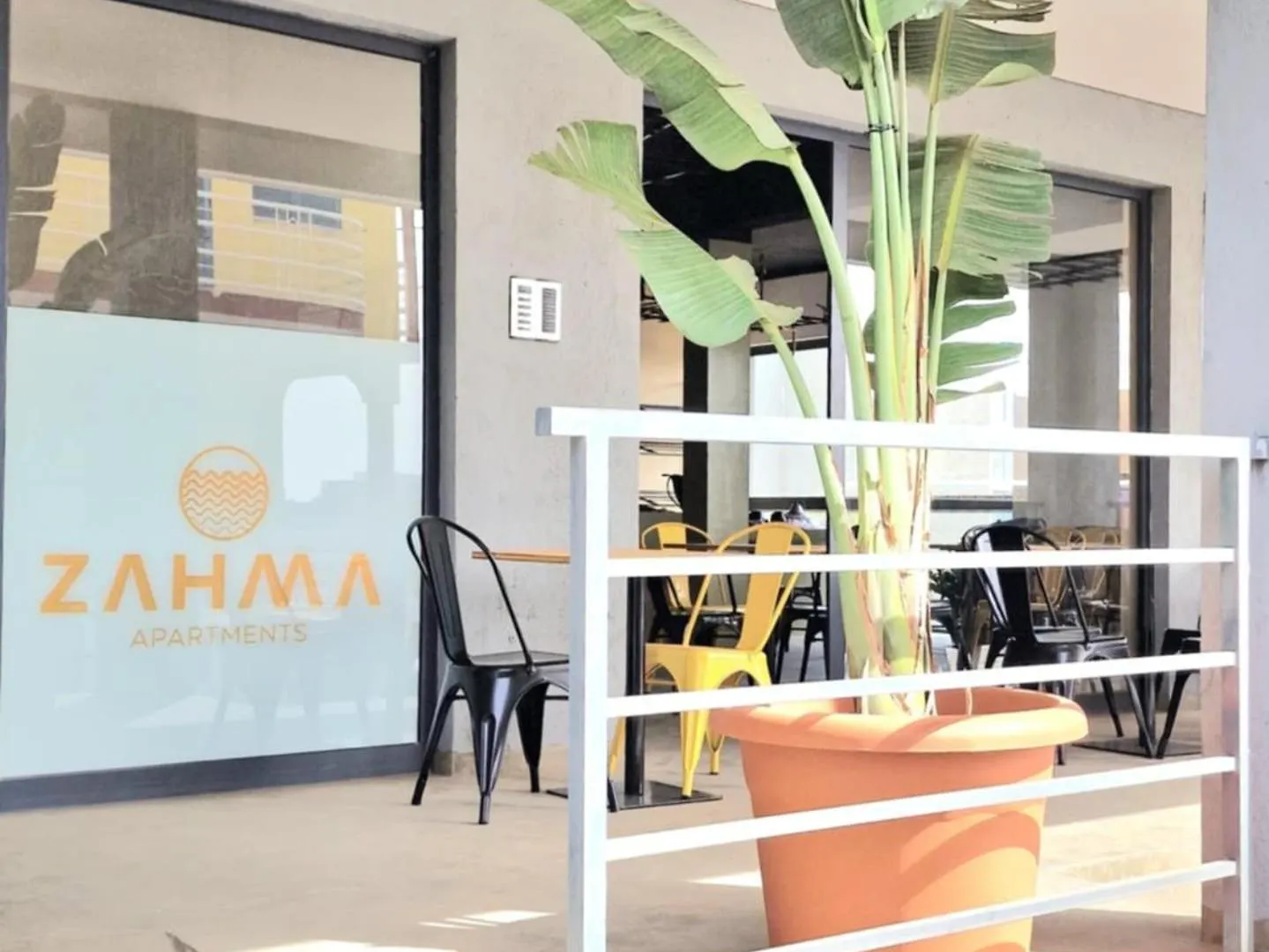 Zahma Apartments プライア 0*,